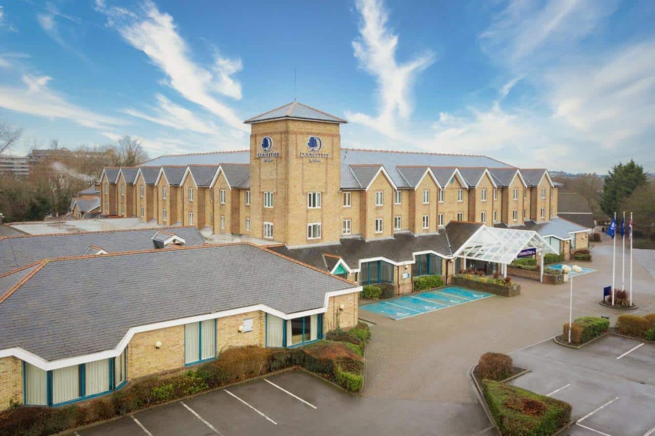 holiday inn elstree passive fire services